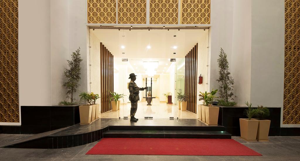 Hotel Le Roi,Haridwar@Har Ki Pauri Exterior photo